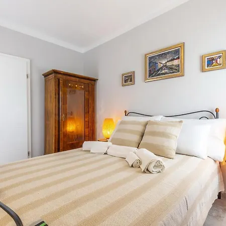 Apartman Family-Friendly Apartments With Swimming Pool Arbanija, Ciovo - 11789 *