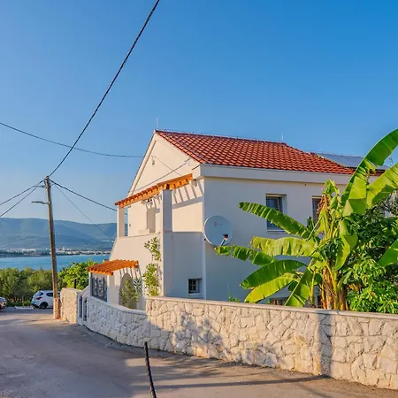 Family-friendly With Swimming Pool Arbanija, Ciovo - 11789 Apartament *