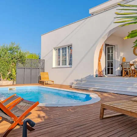 Family-friendly With Swimming Pool Arbanija, Ciovo - 11789 * 트로기르