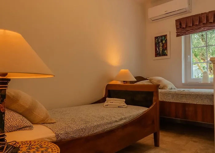 Family-friendly With Swimming Pool Arbanija, Ciovo - 11789 * 特罗吉尔